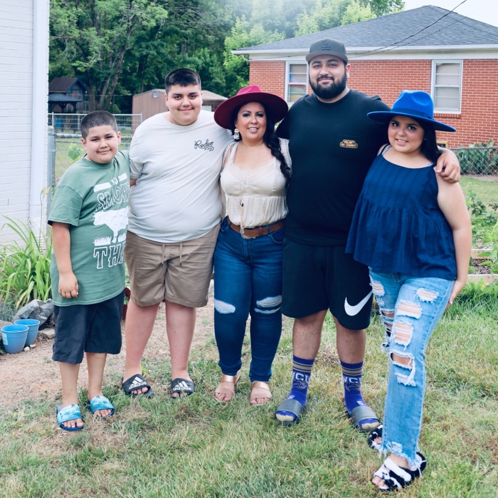 Meet your Posher, Robledo